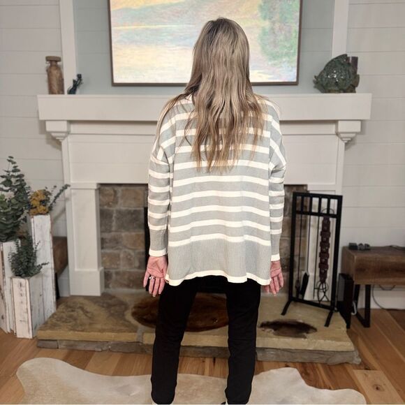 The Loft Striped Cowl Neck Gray and White Women's Sweater/ Tunic sz Small-NWOT - Picture 3 of 9